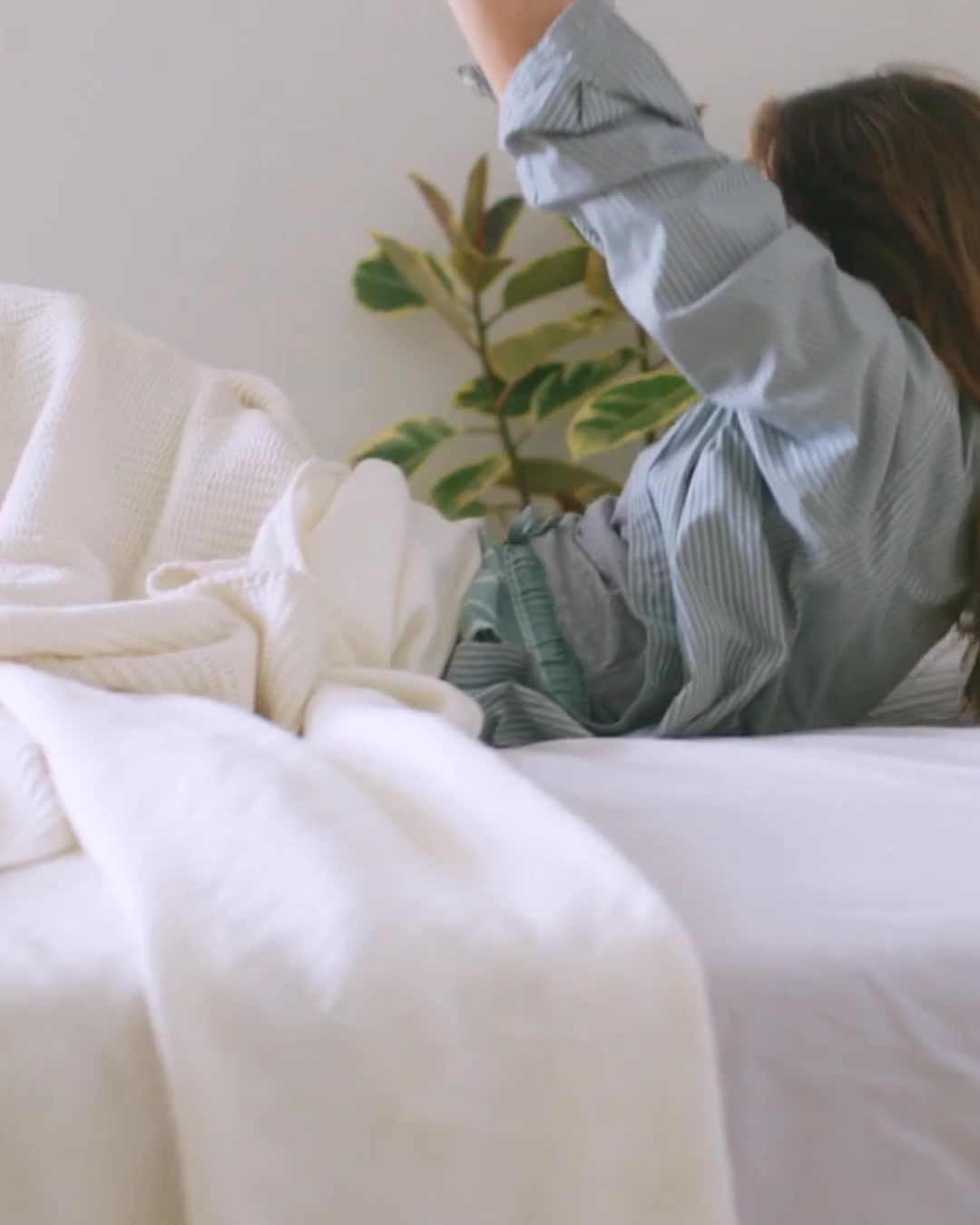 Casper video ad — Dream Max Cooling Hybrid Mattress