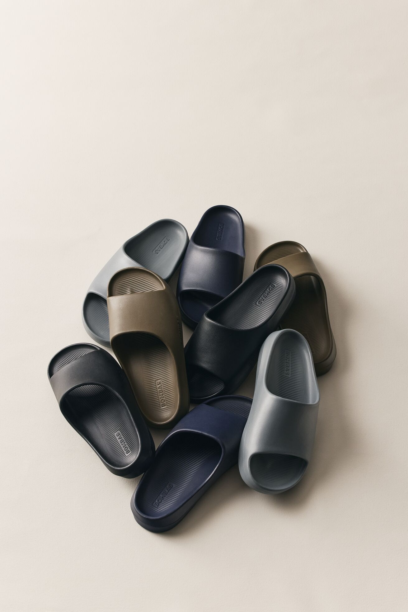 Bombas image ad — Men's Friday Slide Product Shot