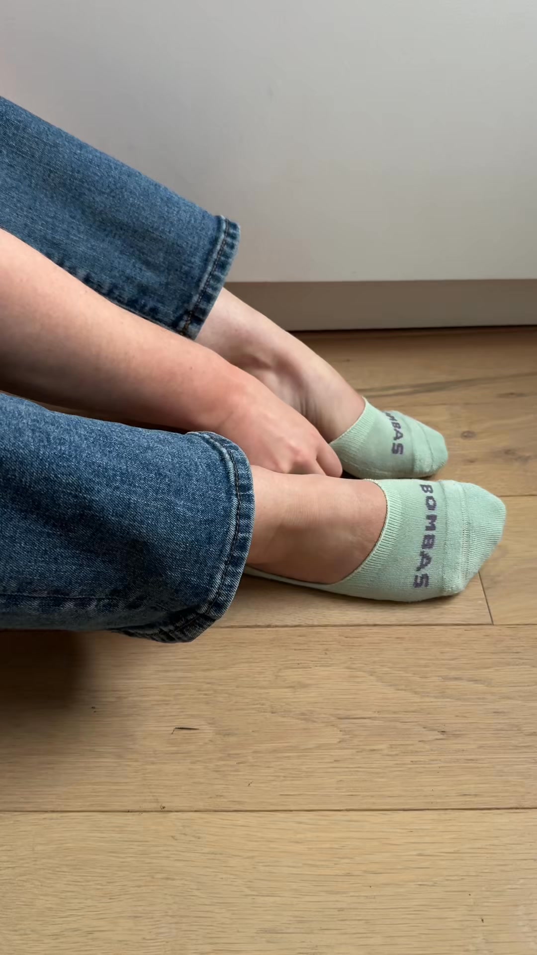 Bombas video ad — No-Show Socks Goldilocks Problem